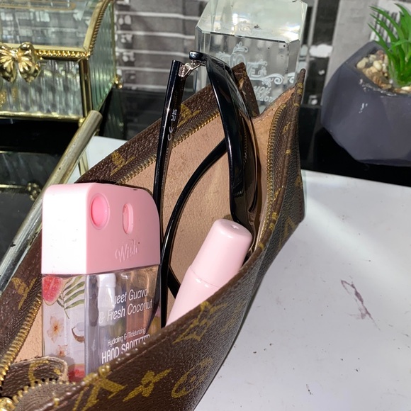 Authentic Louis Vuitton Monogram Cosmetic Accessories Pouchette Bag - Picture 7 of 16